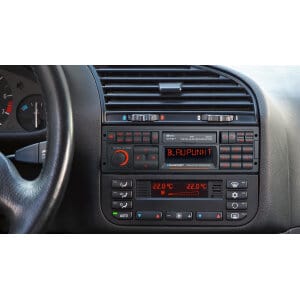 Autoradio Blaupunkt Frankfurt RCM 82 DAB za kvalitetan zvuk i DAB radio prijem.