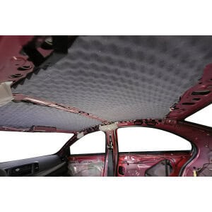 Izolacijska pjena za automobilsku zvučnu i toplinsku izolaciju, debljine 15 mm, za optimalnu akustik.