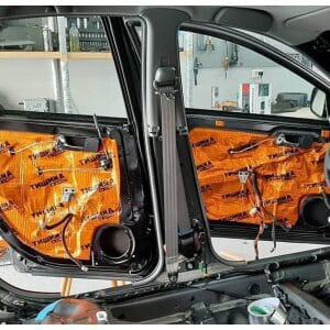 Izolacija za automobil s bitumenom, COMFORT MAT BRONZE 2 MM, 500x700 mm, za bolju zvučnu i toplinsku.