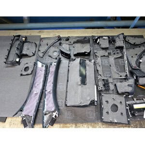 Ultrasoft izolacijska pjena za zvučnu i toplinsku izolaciju u automobilima.