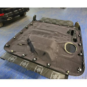 Ultrasoft izolacijska pjena za automobile, 700x1000 mm, zvučna i toplinska izolacija.